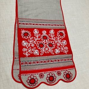 Vintage Embroidered Ukrainean Table Runner